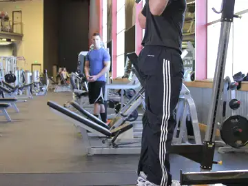 Correct form for the Elevated Back Lunge