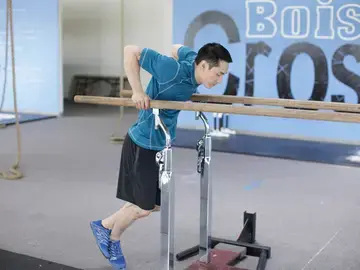Correct form for the Parallel Bar Dip