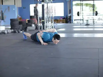 Correct form for the Single-Arm Push-Up
